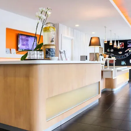 Ibis Budget Port *